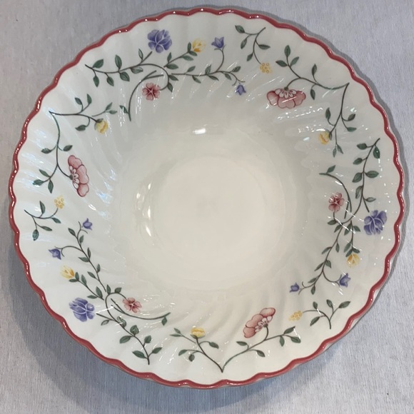 Johnson Brothers Other - Johnson Brothers Summer Chintz round serving bowl 8”